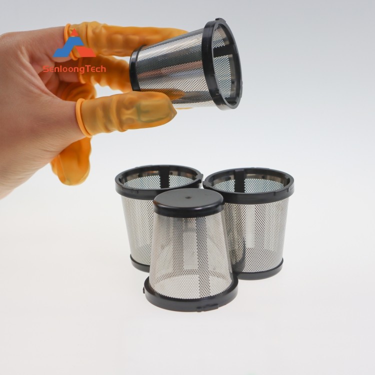 Metal filters for vacuum cleaners