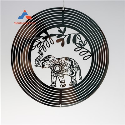 Išgraviruotas metalo ornamento vėjo suktukas